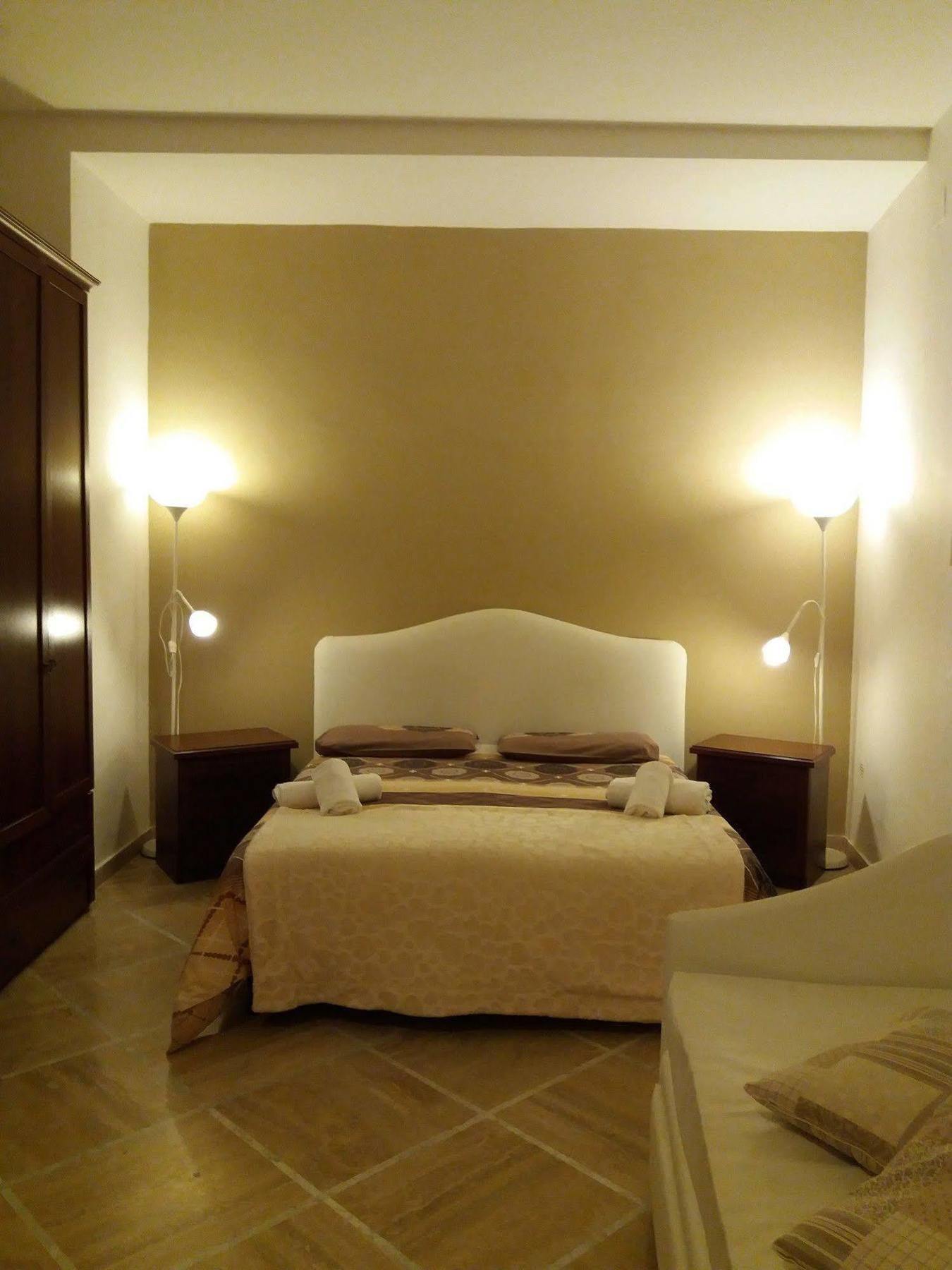 Bed & Breakfast Town 3*