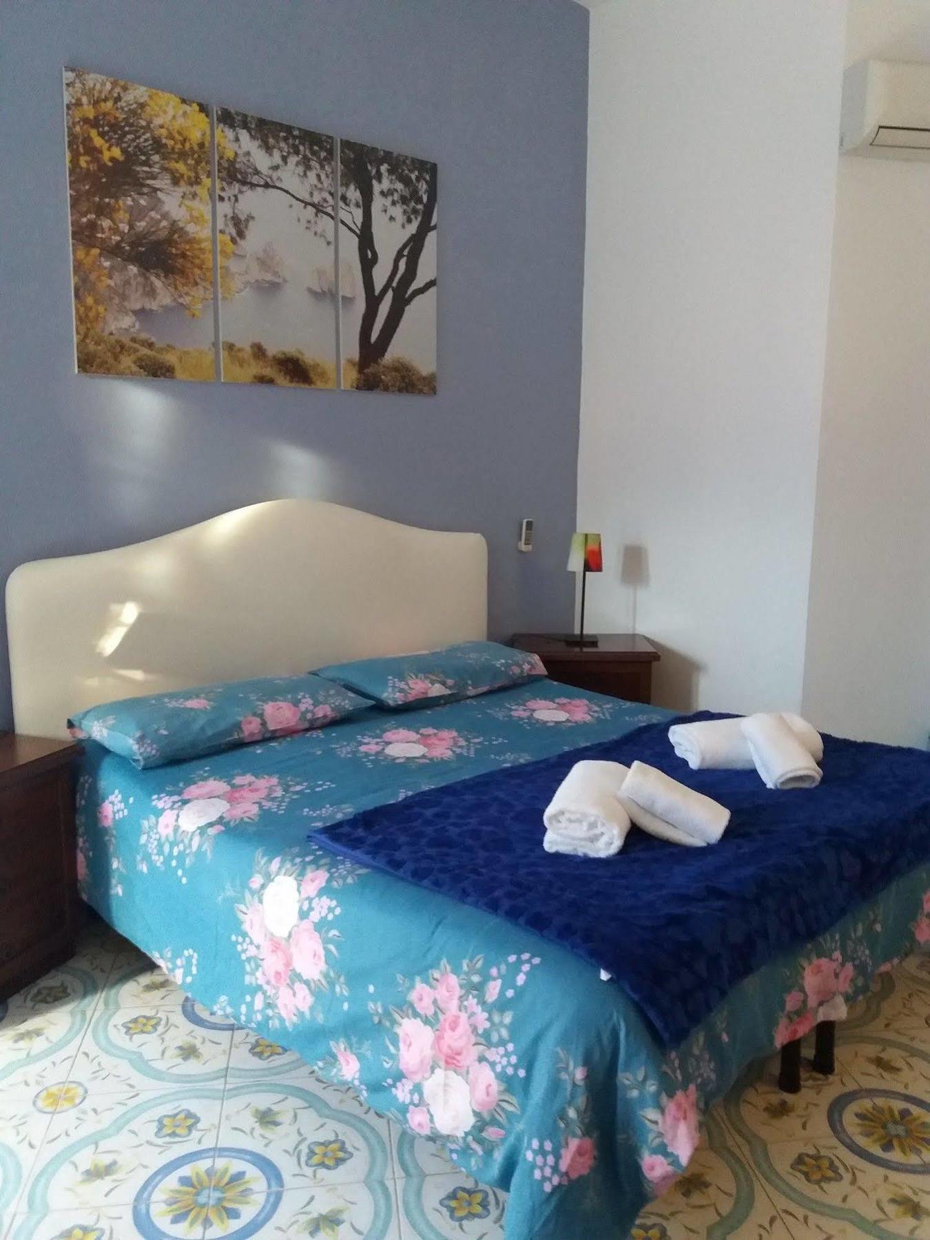 Bed & Breakfast Town 3*